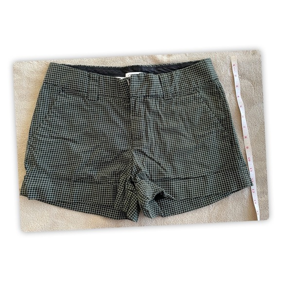 Calvin Klein Women's Shorts, Size: 8 - Picture 3 of 5